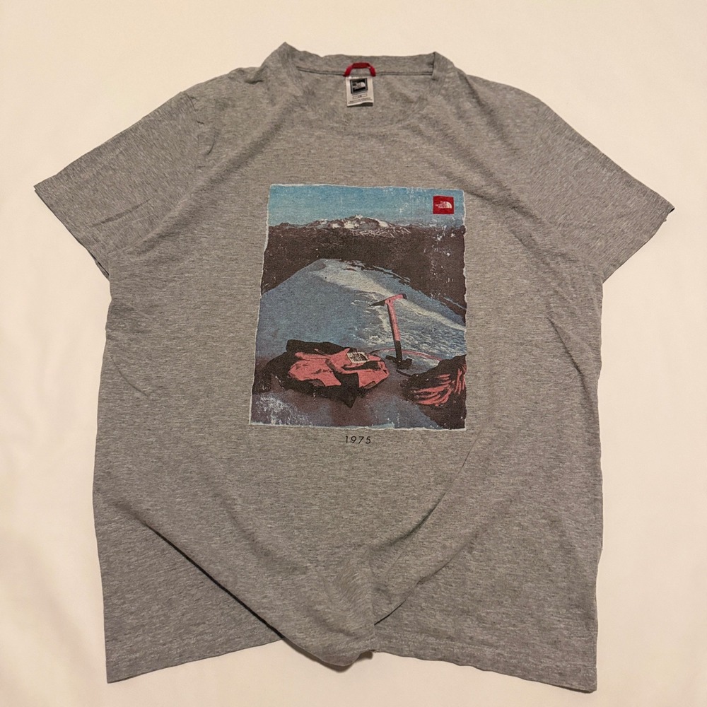 The North Face T-Shirt Mens Large Gray 1975 Mountain Graphic Short Sleeve Tee